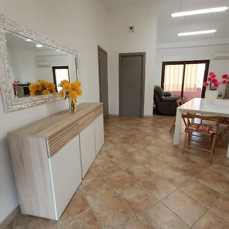 Al 28a , Apartment